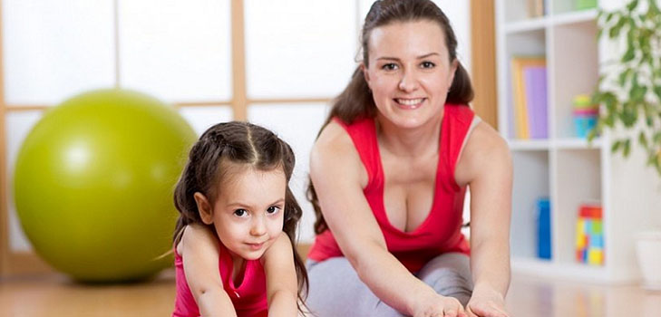 Jogando Yoga: três exercícios úteis para o garoto
