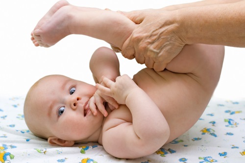 Como massagear um bebê