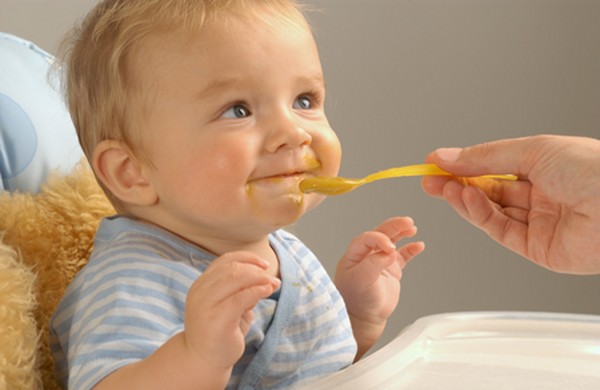 Alimentação sob demanda ou por horas: conselho Komarovsky