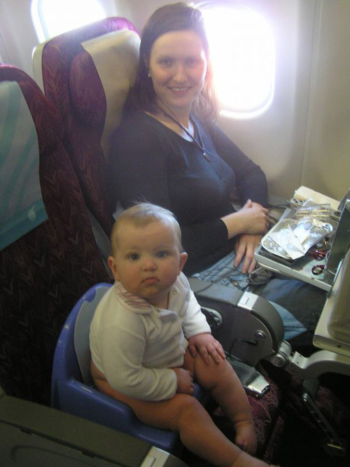 Uma criança pequena no avião: conselhos de pais experientes