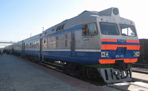 Em um avião e em um trem com uma criança pequena