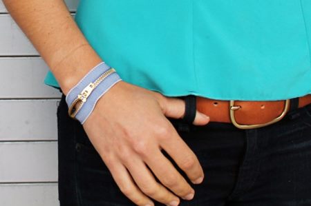 Pulseira para jeans parece elegante no braço