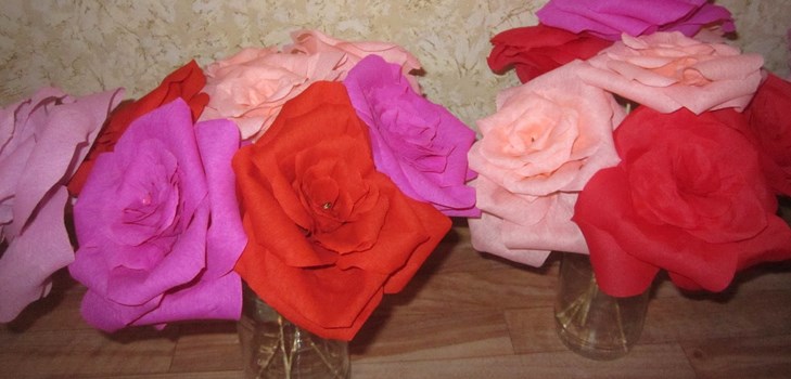 Como fazer flores de papel ondulado: uma aula de mestre