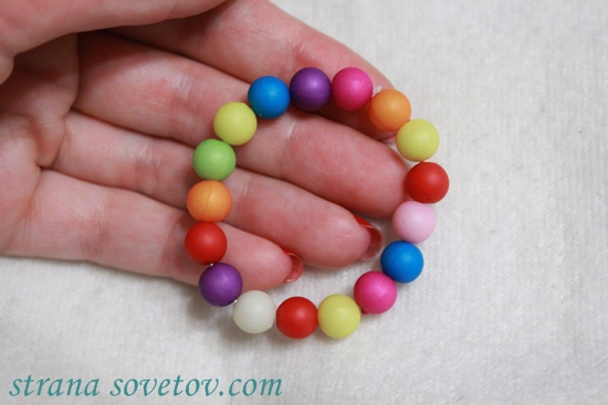 Conjunto de crianças: pulseira e colar de fitas e grânulos
