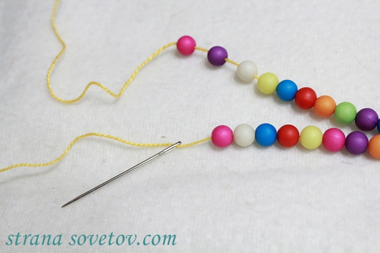 Conjunto de crianças: pulseira e colar de fitas e grânulos
