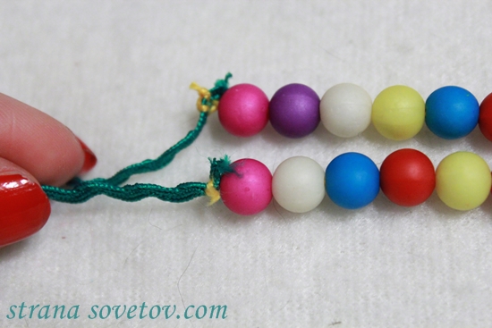 Conjunto de crianças: pulseira e colar de fitas e grânulos