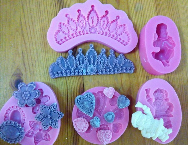 Moldes para mastique com as próprias mãos: fazer ornamentos de mástiques 