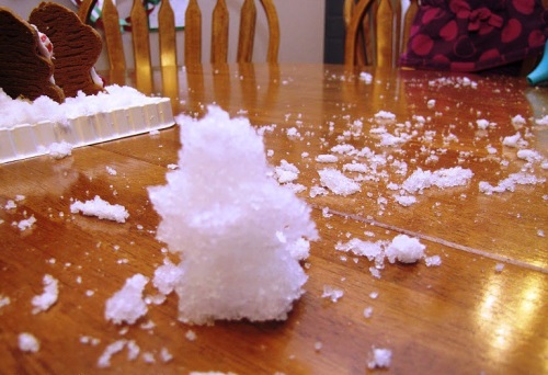 Neve artificial com as próprias mãos