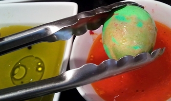 como pintar ovos para a Páscoa