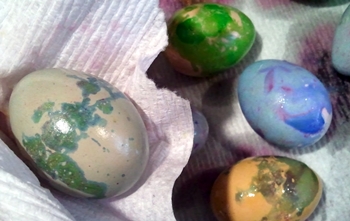 como pintar ovos para a Páscoa