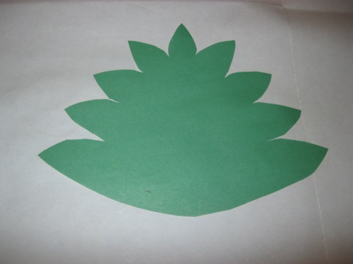 Pavão fabuloso feito de papel colorido
