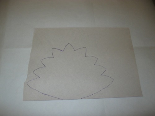 Pavão fabuloso feito de papel colorido
