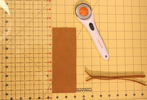 Como fazer uma pulseira de couro com suas próprias mãos