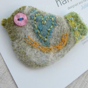 Como fazer um broche com suas próprias mãos?