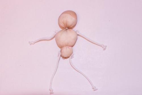 Boneca de boneca de materiais improvisados