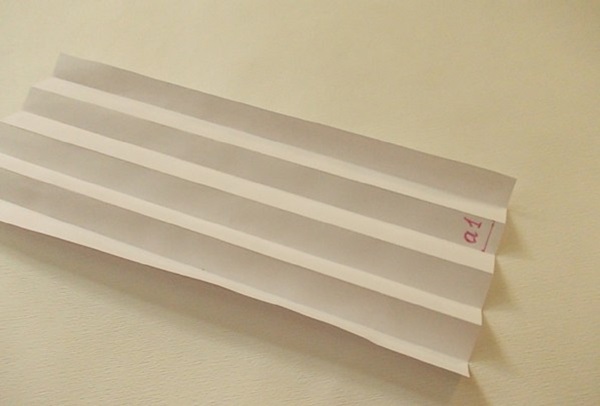 Como fazer uma espada do papel com suas próprias mãos