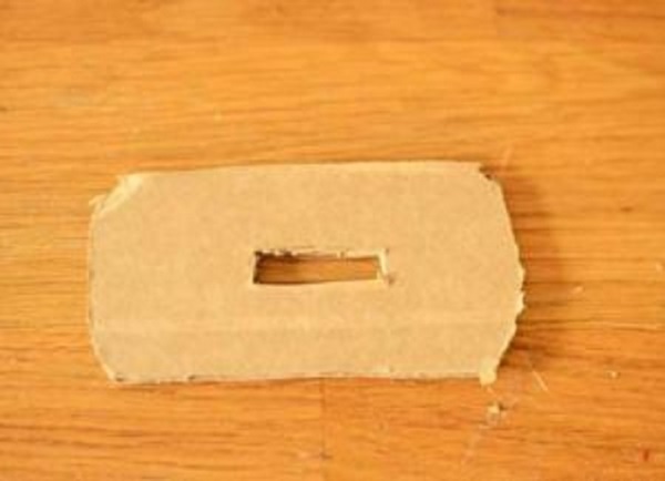 Como fazer uma espada do papel com suas próprias mãos