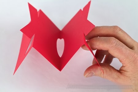 Nós fazemos um valentim volumétrico bonito em 14 de fevereiro - uma aula mestre com uma foto