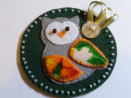 Brooch coruja de feltro