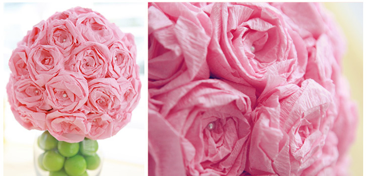 Rose de um guardanapo com suas próprias mãos