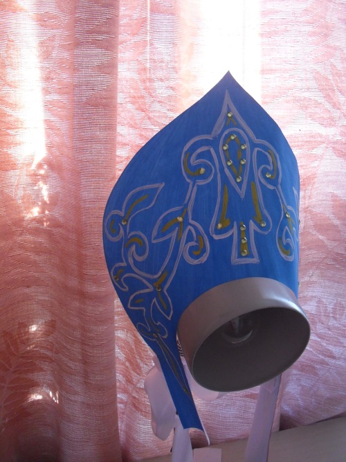 Kokoshnik russo de papelão