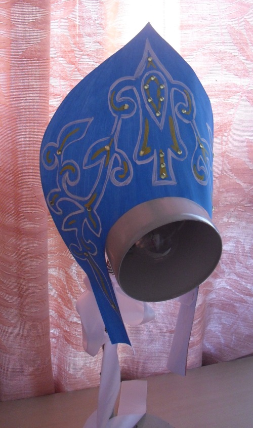 Kokoshnik russo de papelão