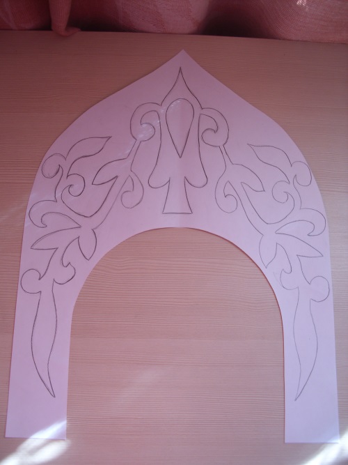 Kokoshnik russo de papelão