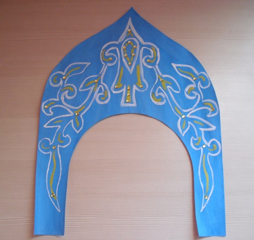 Kokoshnik russo de papelão