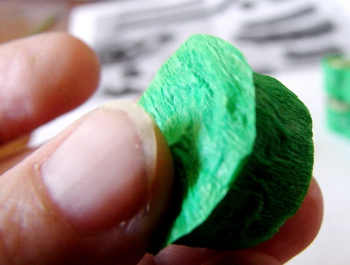 Ofícios para 9 de maio com suas próprias mãos: um tanque de papel