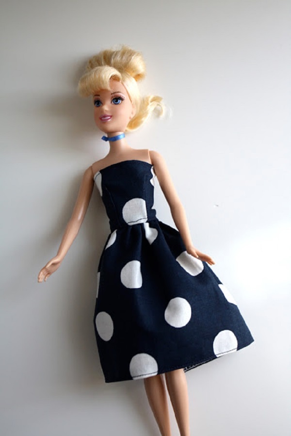 Como costurar roupas de boneca com suas próprias mãos