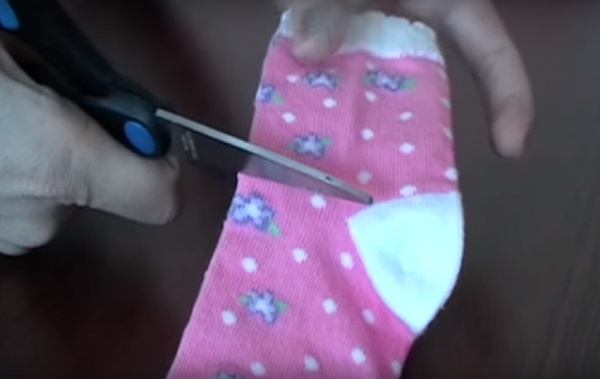 Como costurar roupas de boneca com suas próprias mãos