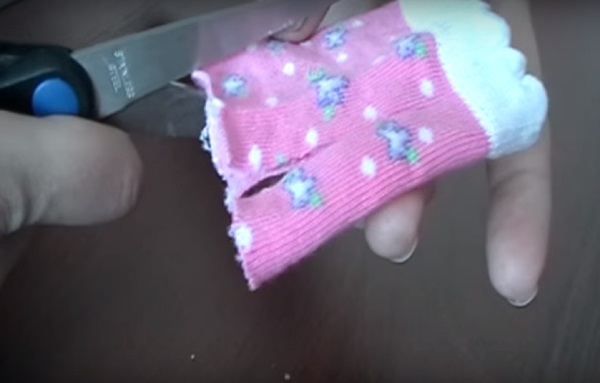 Como costurar roupas de boneca com suas próprias mãos
