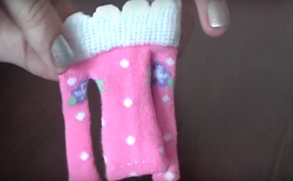 Como costurar roupas de boneca com suas próprias mãos