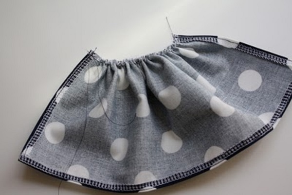 Como costurar roupas de boneca com suas próprias mãos