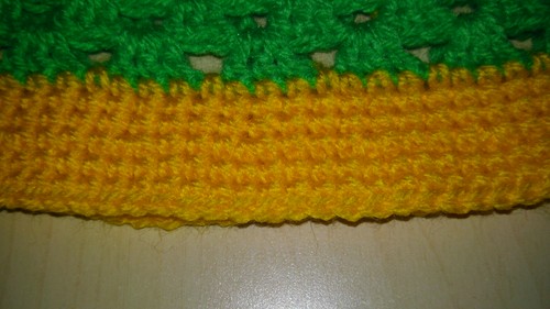 Como amarrar um crochet de boné de bebê de verão. Classe de mestrado em tricô de chapéus de verão para crianças