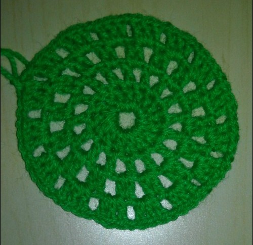 Como amarrar um crochet de boné de bebê de verão. Classe de mestrado em tricô de chapéus de verão para crianças