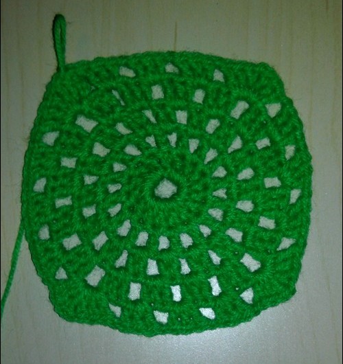 Como amarrar um crochet de boné de bebê de verão. Classe de mestrado em tricô de chapéus de verão para crianças