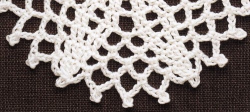 Toalha de mesa aberta crocheted