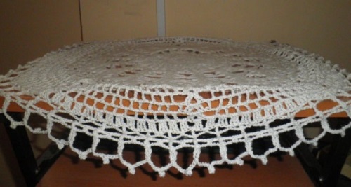 Toalha de mesa aberta crocheted