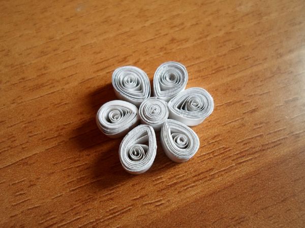 Lindos flocos de neve para o Ano Novo de 2017 com suas próprias mãos de papel - diagramas e fotos em etapas. Aulas de mestrado para crianças em grandes flocos de neve na técnica de origami