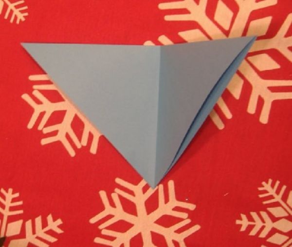 Lindos flocos de neve para o Ano Novo de 2017 com suas próprias mãos de papel - diagramas e fotos em etapas. Aulas de mestrado para crianças em grandes flocos de neve na técnica de origami