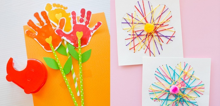 Cartão para o Dia das Mães com as próprias mãos, aulas magistrais com fotos para o jardim de infância e 1-3 notas