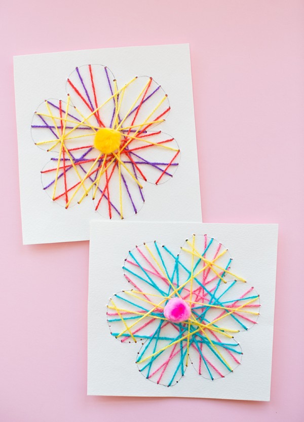 Cartão para o Dia das Mães com as próprias mãos, aulas magistrais com fotos para o jardim de infância e 1-3 notas