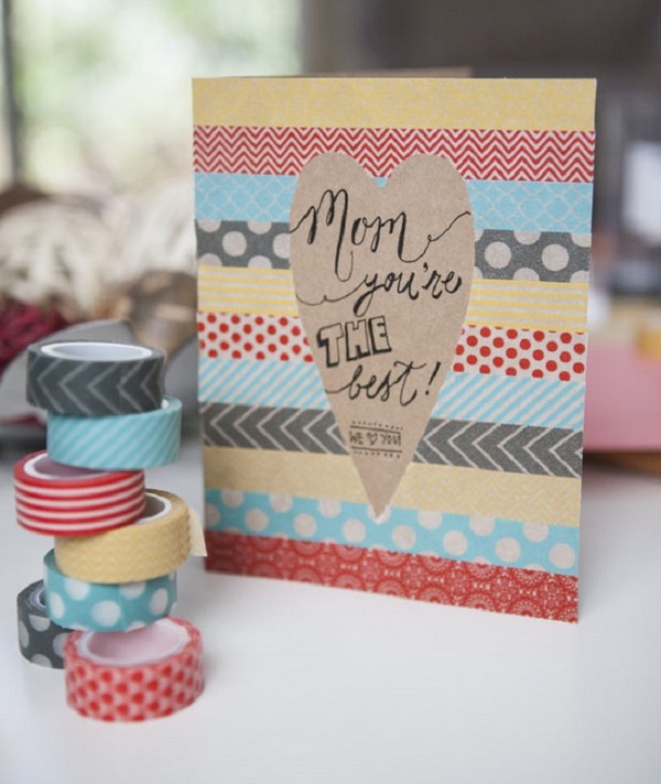 Cartão para o Dia das Mães com as próprias mãos, aulas magistrais com fotos para o jardim de infância e 1-3 notas
