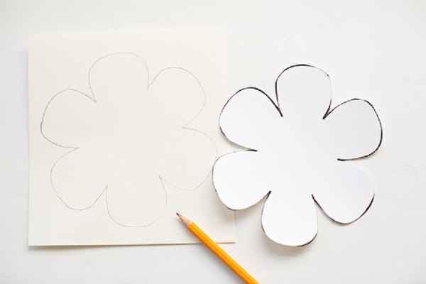 Cartão para o Dia das Mães com as próprias mãos, aulas magistrais com fotos para o jardim de infância e 1-3 notas