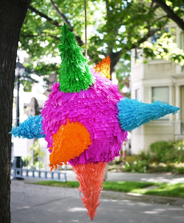 Como fazer uma piñata com suas próprias mãos