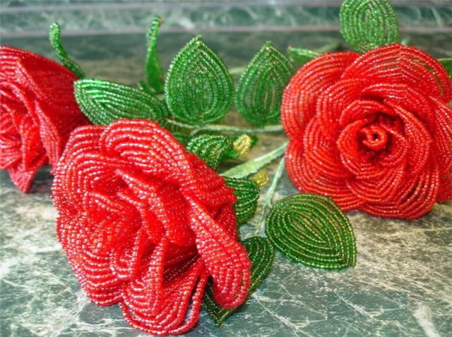 Tecido de rosas de grânulos
