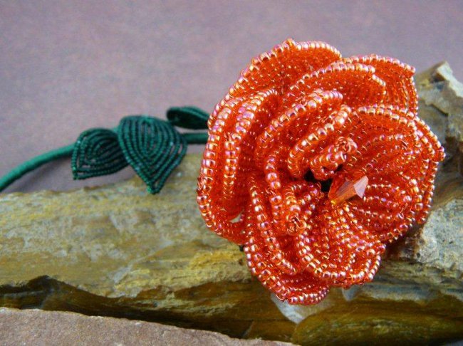 Tecido de rosas de grânulos