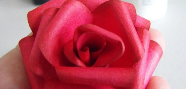 Rosa feita de papel