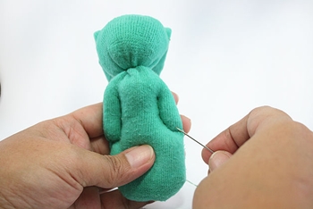 apresenta para a Páscoa com suas próprias mãos